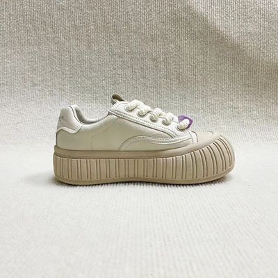 Women casual leather shoes with thick soled and in fashion style