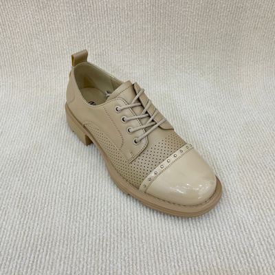 New fashion and stylish athletic shoes for ladies for daily wear