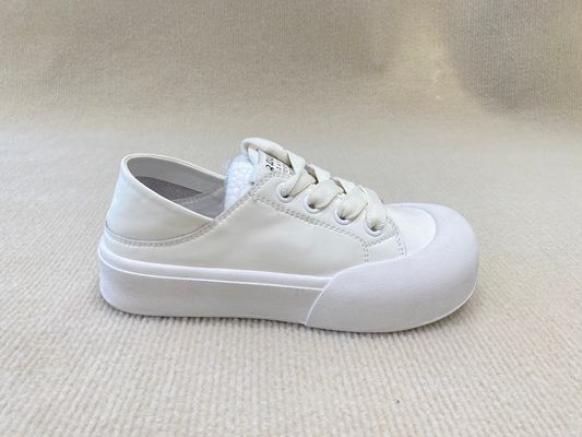 Women white casual sneakers cover head round toe and low cut