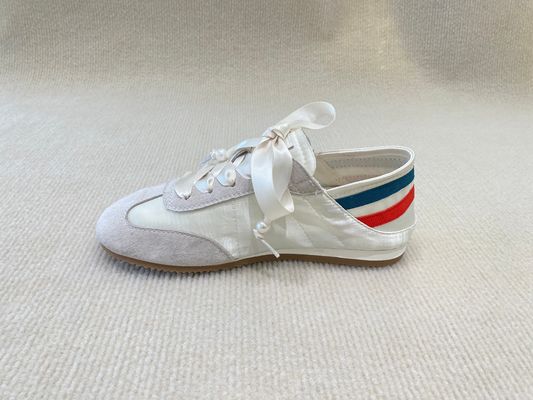 Women comfort and flat sneakers with color bar and lace up running shoes