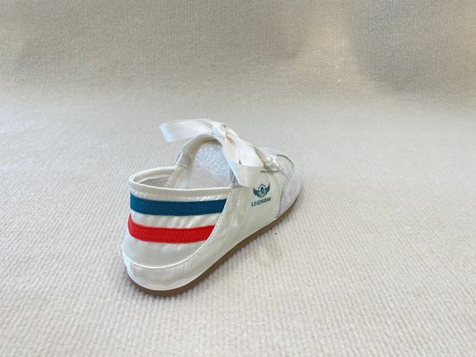 Women comfort and flat sneakers with color bar and lace up running shoes