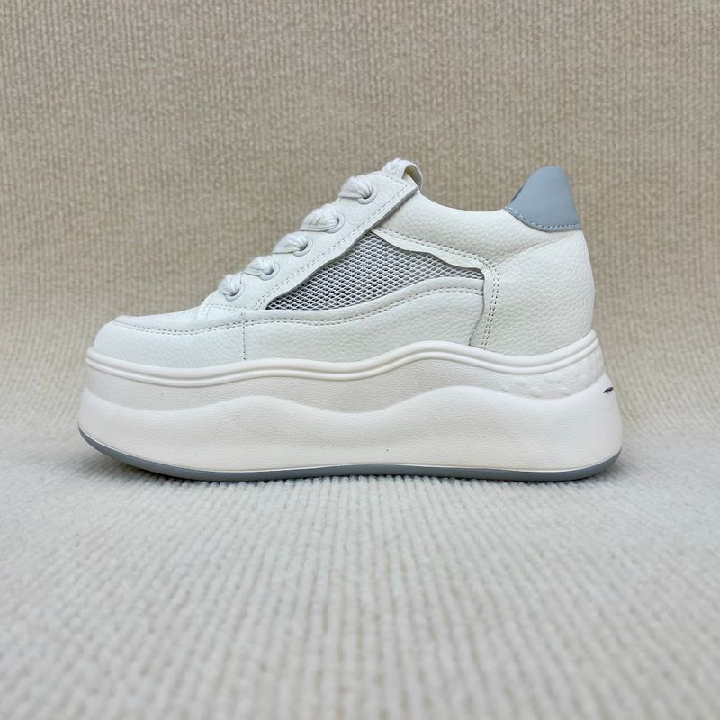 Women high top sneakers with breathable upper and lace up