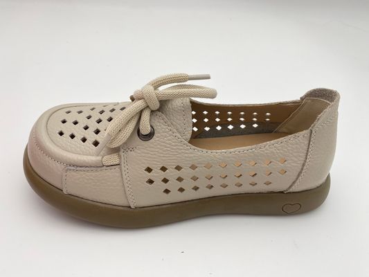 Sapatos de mulher confortáveis com sola macia branca